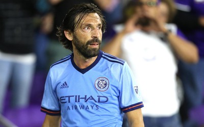 天行电竞热评-奥纳纳扑救后激情滑跪庆祝像进球